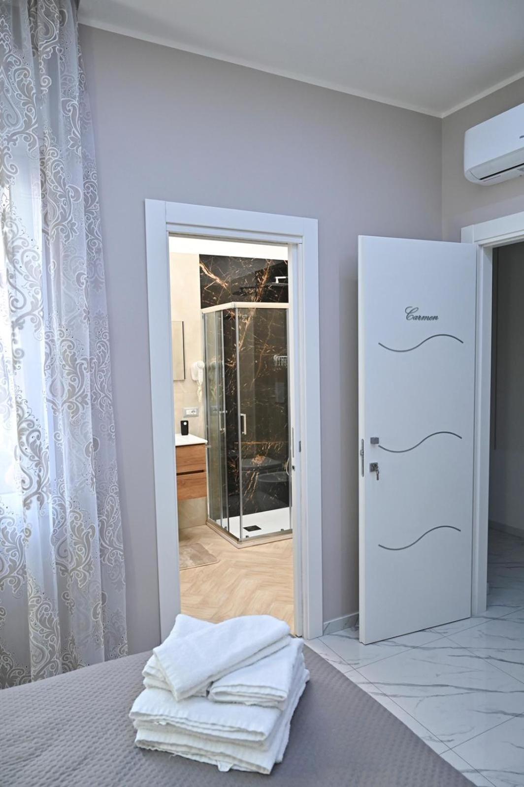 Bebsantaniellohouse1 Bed & Breakfast Napoli Eksteriør bilde