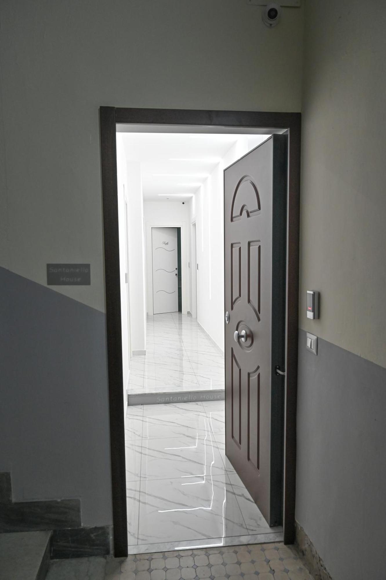 Bebsantaniellohouse1 Bed & Breakfast Napoli Eksteriør bilde