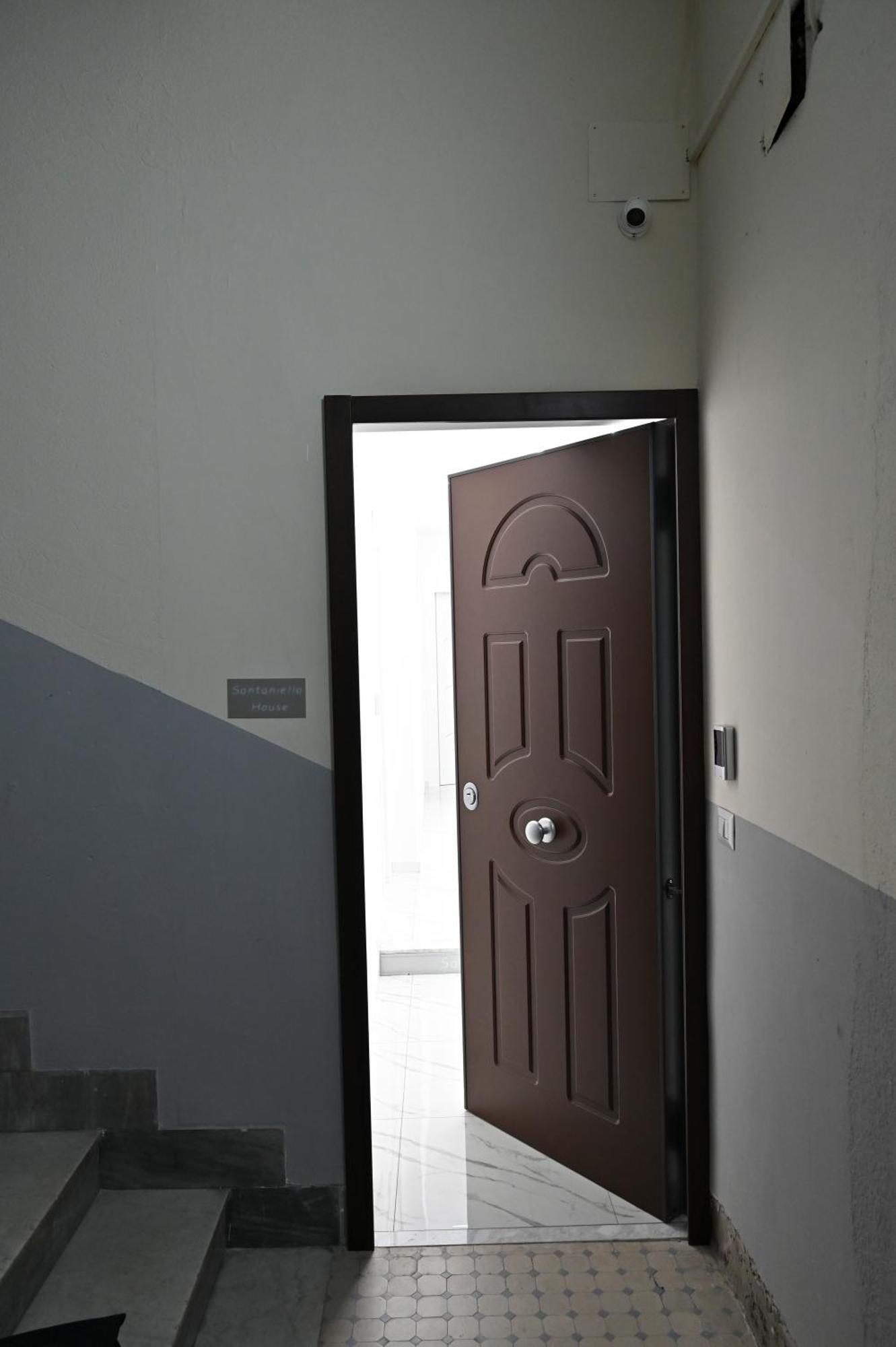 Bebsantaniellohouse1 Bed & Breakfast Napoli Eksteriør bilde