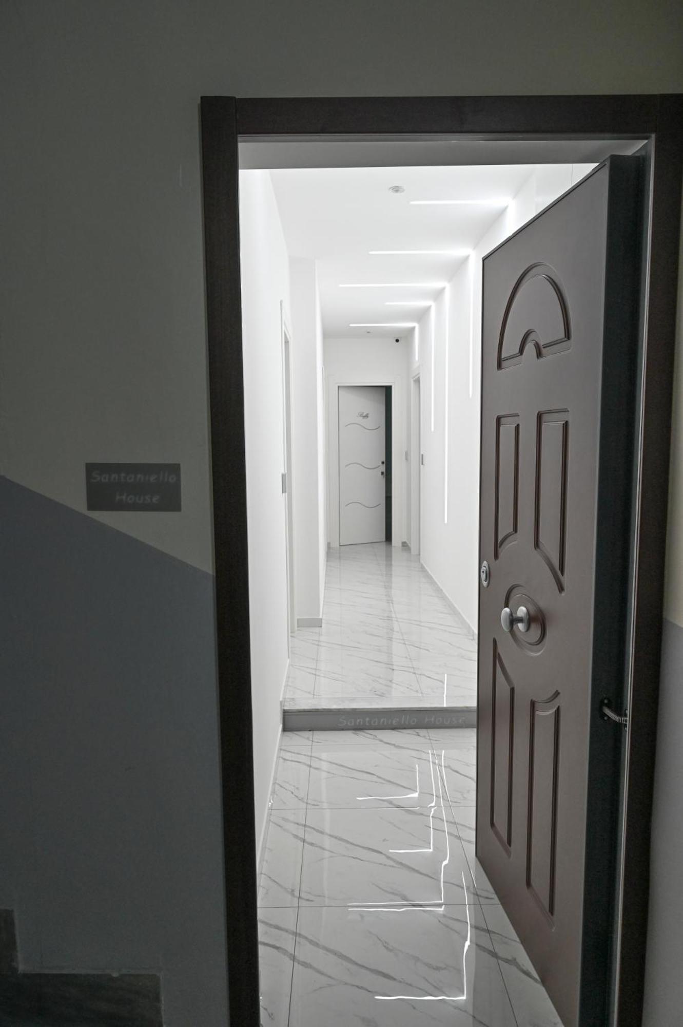Bebsantaniellohouse1 Bed & Breakfast Napoli Eksteriør bilde