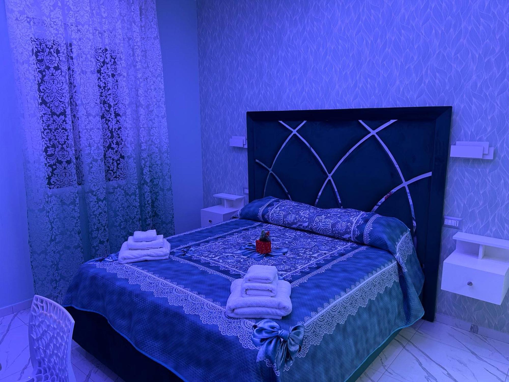 Bebsantaniellohouse1 Bed & Breakfast Napoli Eksteriør bilde