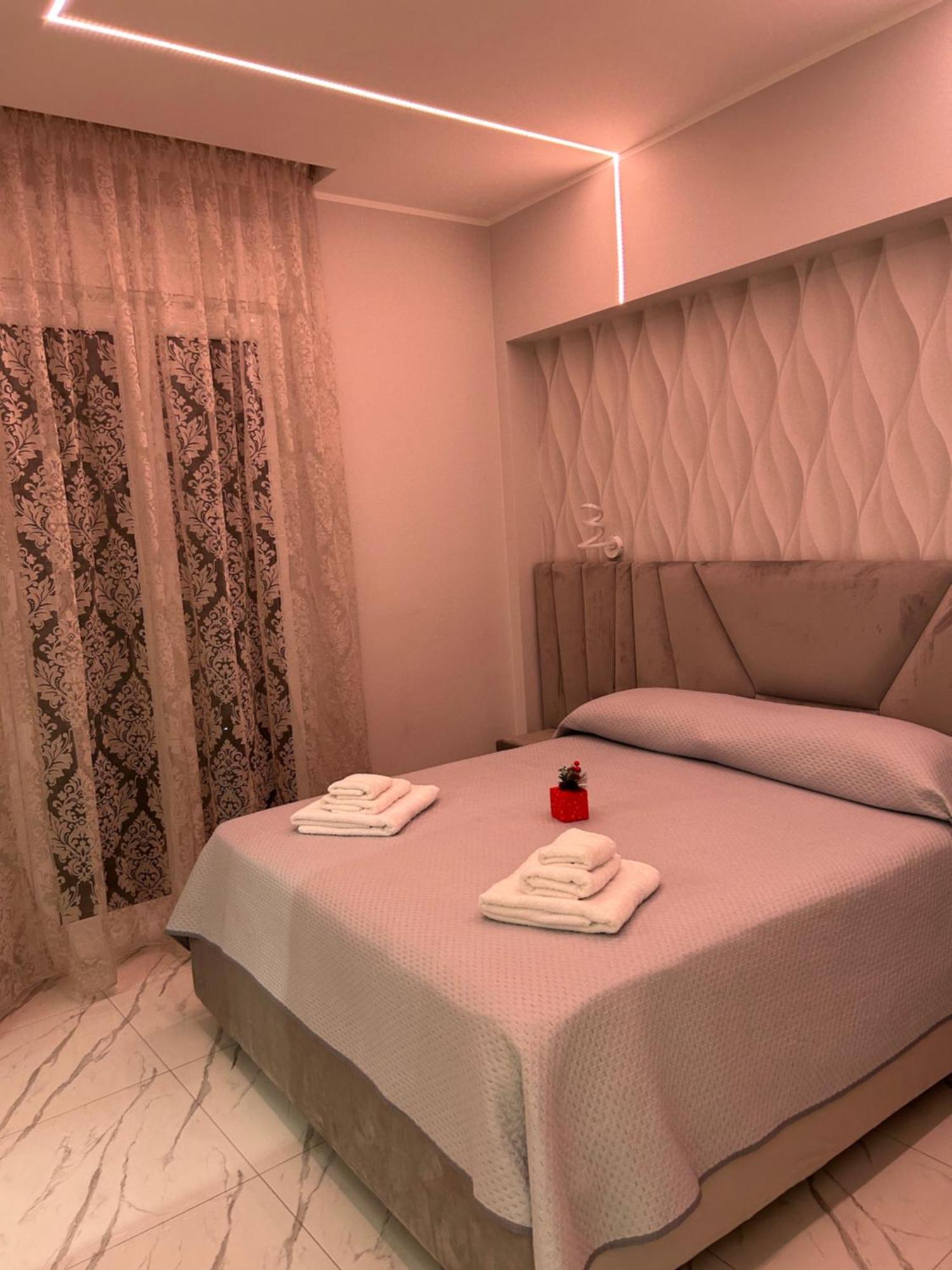 Bebsantaniellohouse1 Bed & Breakfast Napoli Eksteriør bilde