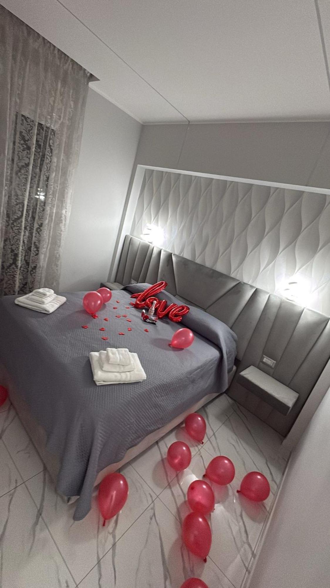 Bebsantaniellohouse1 Bed & Breakfast Napoli Eksteriør bilde