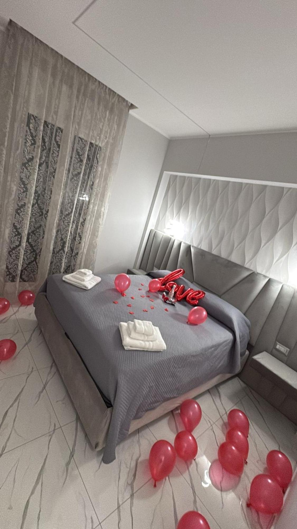 Bebsantaniellohouse1 Bed & Breakfast Napoli Eksteriør bilde