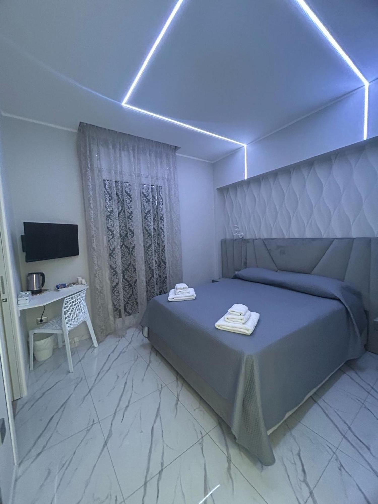 Bebsantaniellohouse1 Bed & Breakfast Napoli Eksteriør bilde